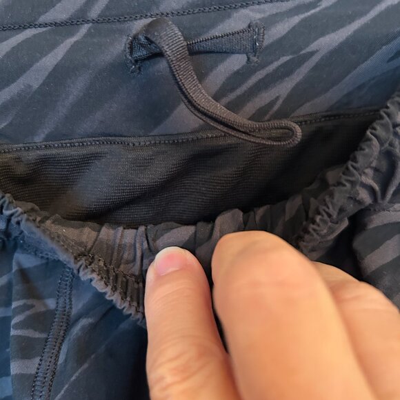 Lululemon Black Striped Hot Shorts - Size 6 (No Size but Measurements) - Picture 4 of 10